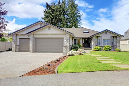 The Importance of Professional Driveway Washing for a Pristine Exterior